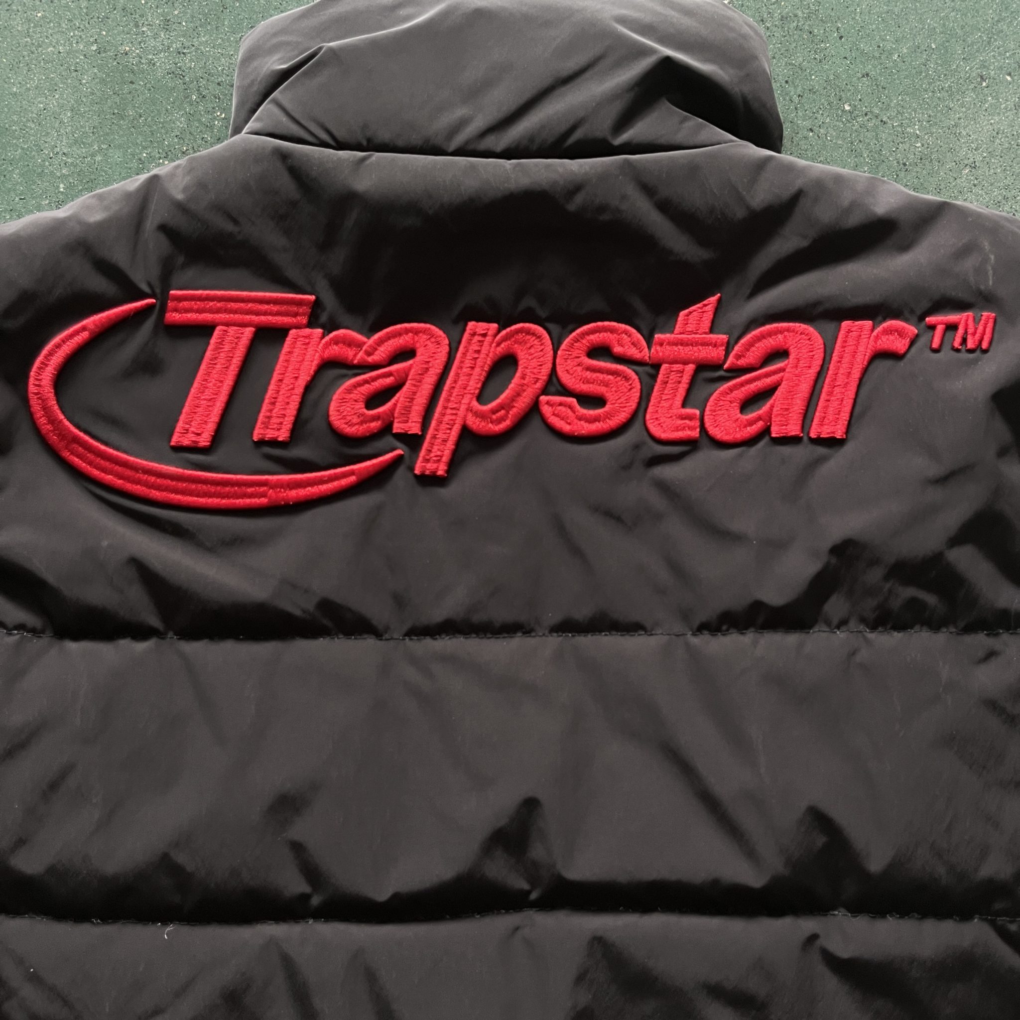 Trapstar Vest Hyperdrive Black and Red - Y2K Supplier
